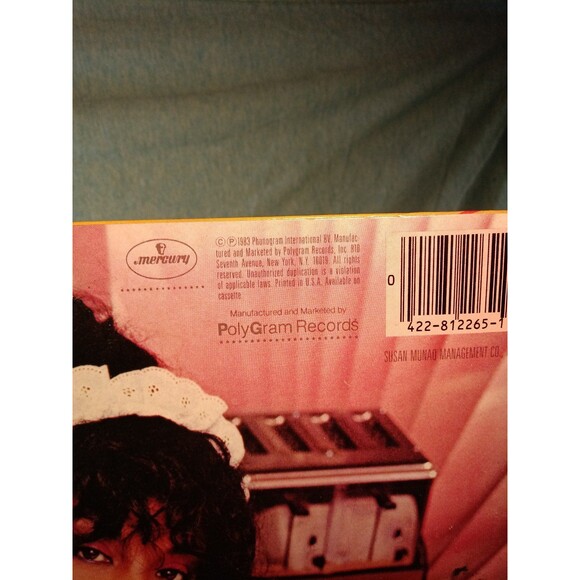 Vintage Donna Summer "She Works Hard for the Money" lp, 1983 - Picture 3 of 7